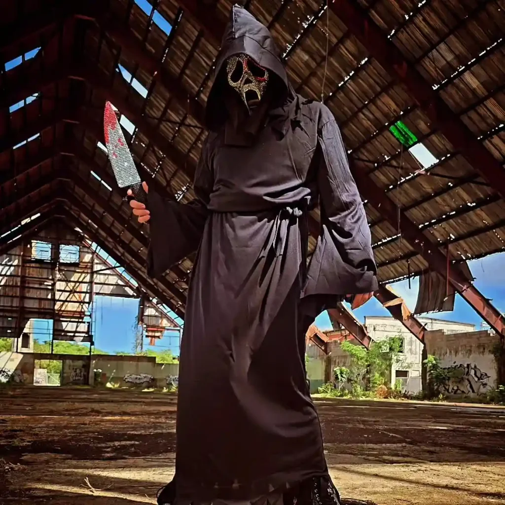Ghostface (The Scary Look That Fits Every Body)